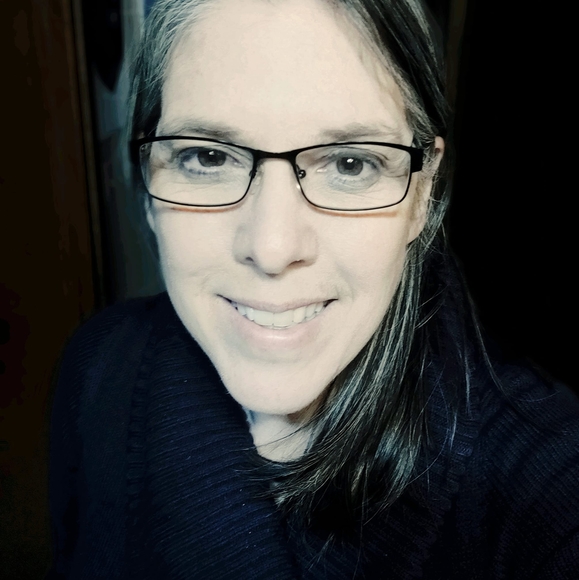 Meet your Posher, Debbie - Picture 1 of 1